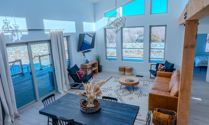 Hatch House | Bryce Canyon - Brycegate Retreat - Modern Comforts - Stunning Views