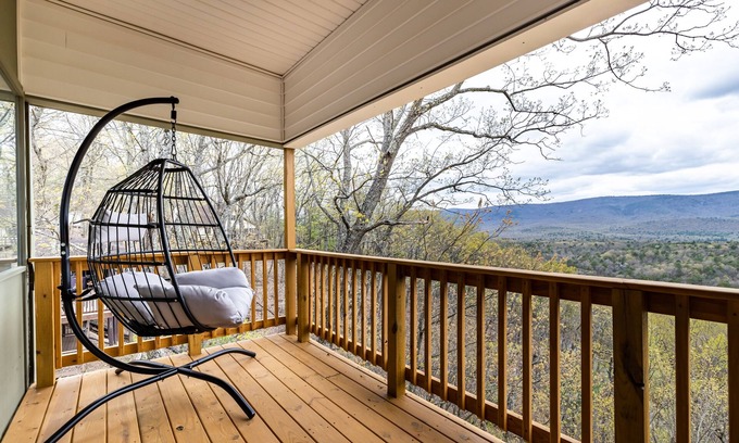 Mount Jackson House | Bryce Resort Retreat in Shenandoah w/Amazing Views