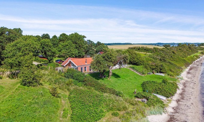Femmøller House | "Bryngeir" - 25m from the sea by Interhome