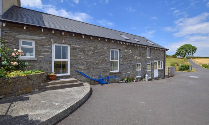 Bontnewydd House | Brynheulwen - Three Bedroom House, Sleeps 6