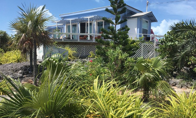 William's Town Cottage | Escape from the daily stresses of life to this tranquil beach cottage.