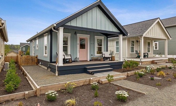 Pacific Beach House | Bubbles Up: Hot Tub, Dog Friendly