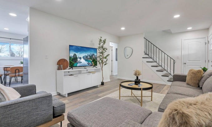 Columbus House | Buckey Retreat, 4-bedroom 2 story home, newly renovated, Prime Location.