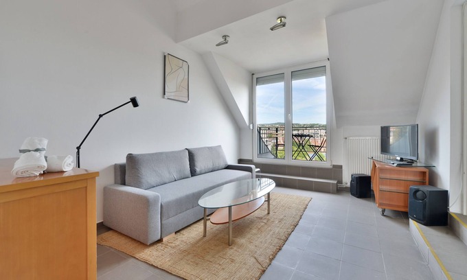 Vizivaros Apartment | Buda, 1bedroom top floor apartment