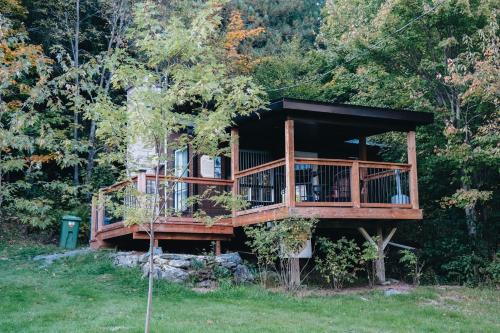 Frampton Ski Chalet | Buddy Shack - Chalet Miller Zoo