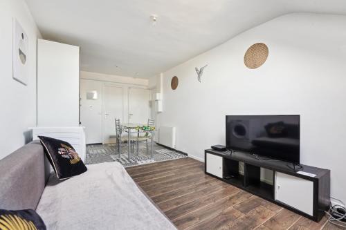Charleville-Mezieres Apartment | Budget apart downtown with parking