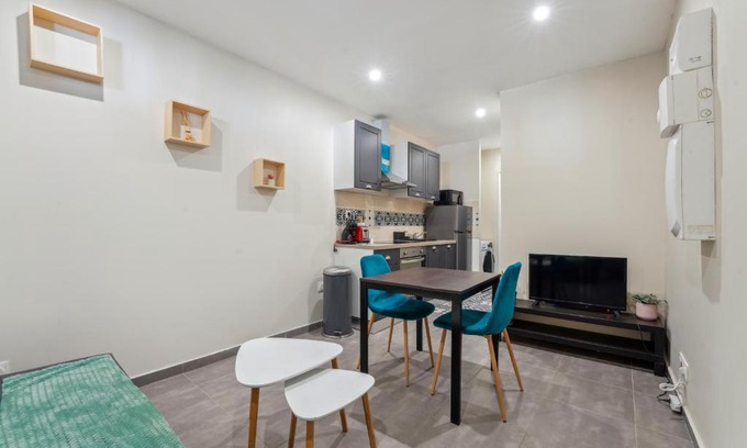 Charleville-Mezieres Apartment | Budget appart avec parking au centre-ville