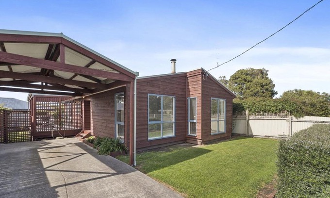 Apollo Bay House | Budget By The Bay