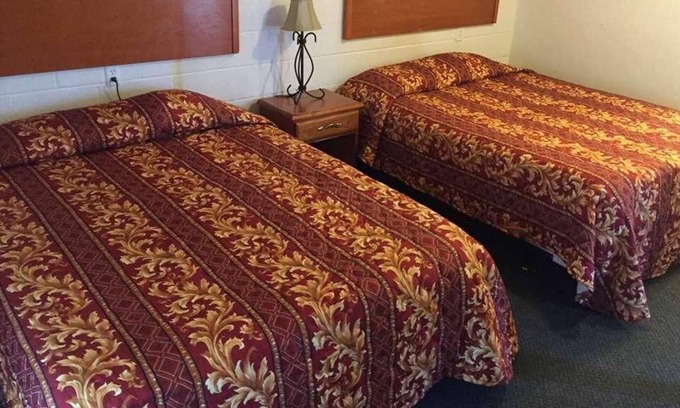Fairview House | Budget-friendly Accommodation at Knights Inn Fairview! 2 Pet-friendly Units