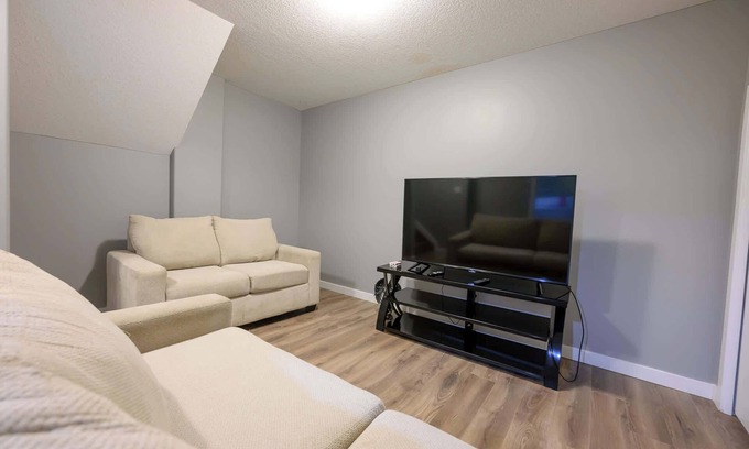 Grande Prairie House | Budget Friendly Stay | All Essentials Included