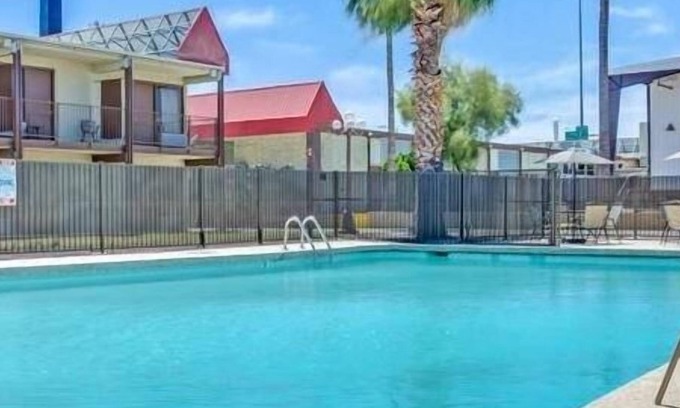 Downtown Tucson Hotel | Budget-Friendly Property, Outdoor Pool, Free Parking, Near Rialto Theatre