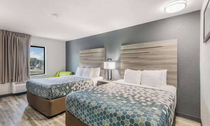 Lovington Hotel | Budget-friendly Stay Ready for Family | Three Rooms Short Drive from Downtown