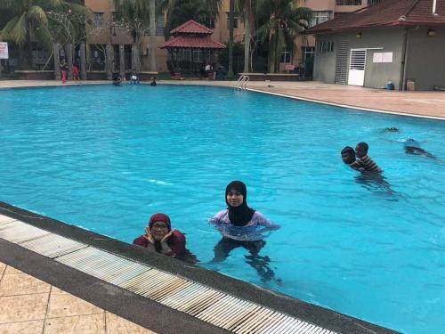 Mantin Apartment | budget Homestay and selesa with big swimming pool