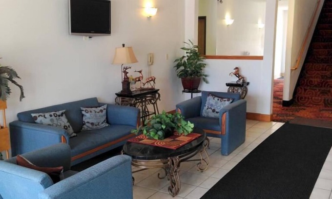 Hallock Hotel | Budget Host Caribou Inn