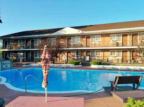 Riverhead Hotel | Budget Host East End Hotel in Riverhead