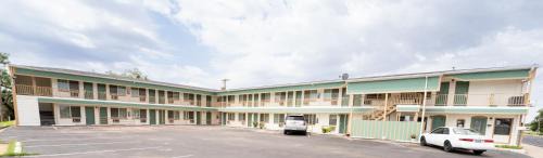 Ira Hotel | Budget Inn Snyder