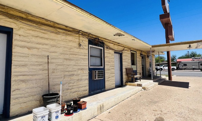 Ballinger Hotel | Budget INN