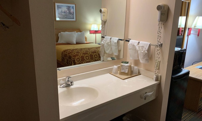 Nevada Hotel | Budgetinn & Suites
