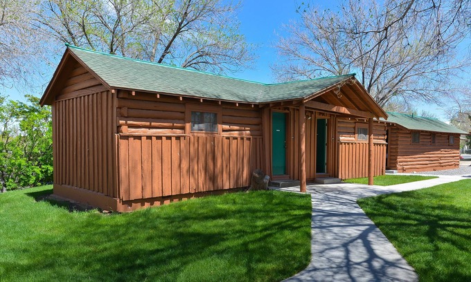 Cody Hotel | Buffalo Bill Village Cabins
