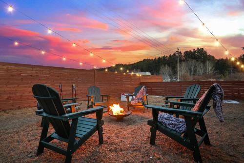 Custer Apartment | Buffalo Roam - Hot Tub & Nature in Town