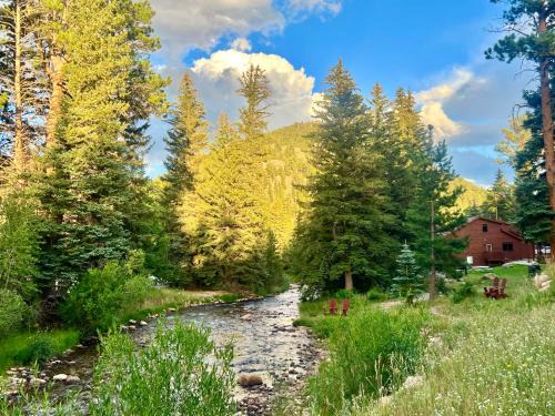 Fall River Estates Apartment | Bugle Pointe B08 by Estes Park Condos
