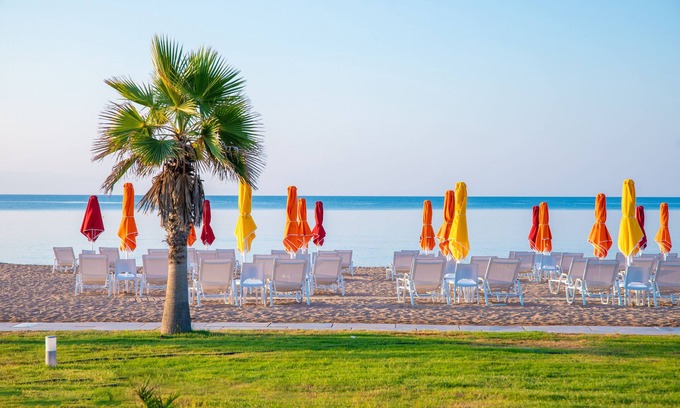 Messini Hotel | Buka Sandy Beach