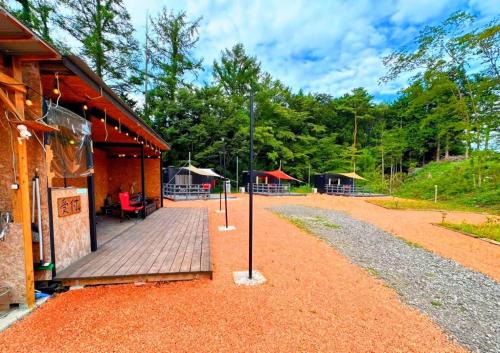 Fujikawaguchiko House | BULLsキャンプ 富士の麓 自然に囲まれたペットと泊まれるゲストハウス Guesthouse with pets at the foot of World Heritage Mt Fuji