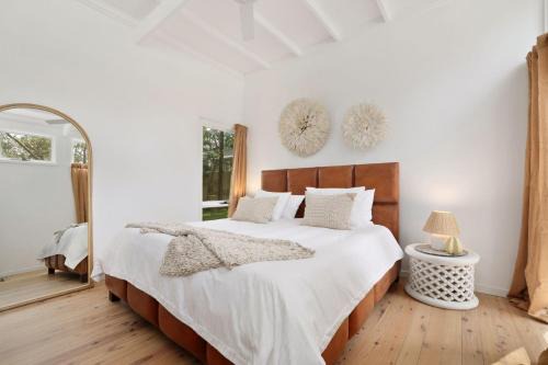Avalon Beach House | Bungalow 127 at Avalon pde, 800m walk to beach