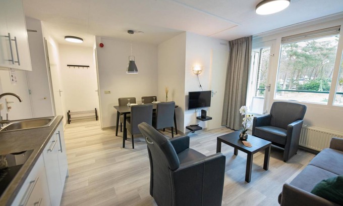 Municipality of Utrechtse Heuvelrug House | Bungalow ∙ 2 bedrooms ∙ 6 guests