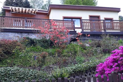 Sebnitz House | Bungalow blühende Oase
