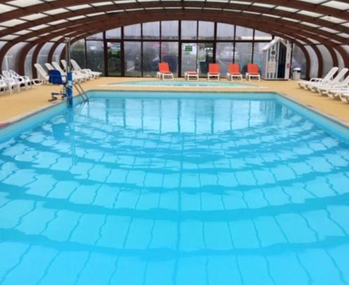 Coulanges House | Bungalow confortable à Onzain avec piscine partagée.