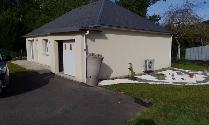 Ploneour-Lanvern House | Bungalow cosy 3* enclosed garden and terrace 5 pers. Ploneour (PONT-L'ABBE 2km away)