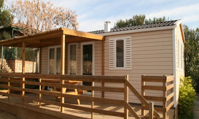 Vilanova I la Geltru House | Bungalow with Terrace and Parking