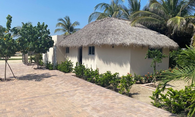 Barra de Colotepec House | Bungalow direct access to the beach for two people private bathroom equipped kitchen