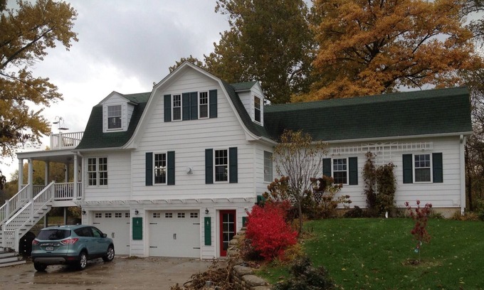 Mann House | Bungalow on the river