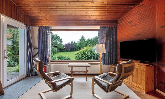 Grafenhausen House | Bungalow 'Uschi' with Private Terrace, Shared Garden and Wi-Fi