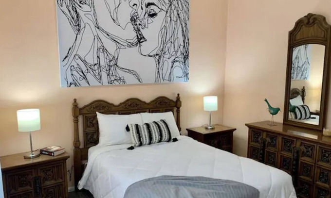 East Ybor House | Bungalow/Walking distance/Historic Ybor (2210)