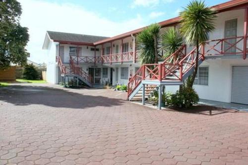 Kensington Hotel | Burgundy Rose Motel
