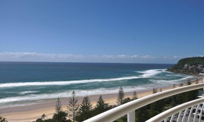 Burleigh Heads Apartment | Burleigh Heads Ocean Views 16th Floor Apartment