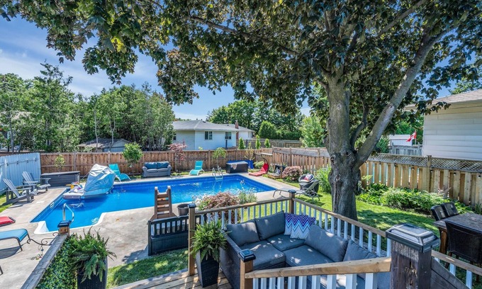 Burlington House | Burlington Oasis Woodview Lake