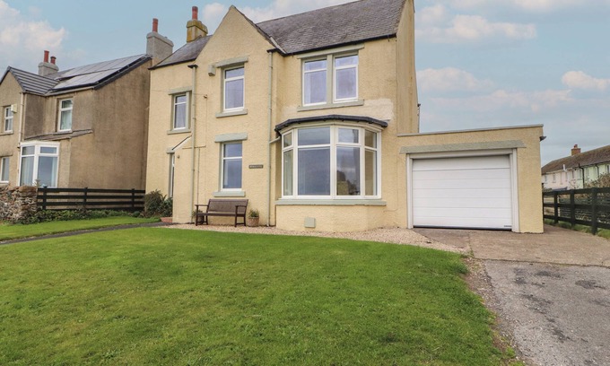 Allonby Cottage | BURNBANK, pet friendly, country holiday cottage in Maryport