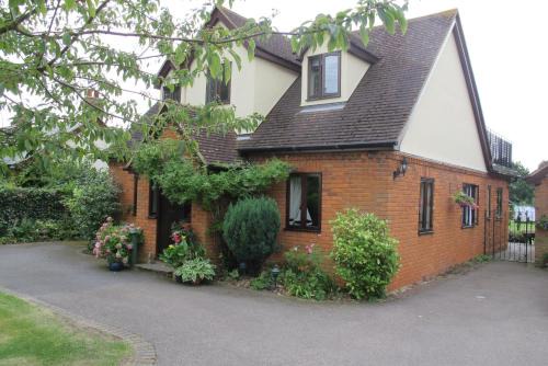 Burnham-on-Crouch Bed & Breakfast | Burnt Mill Cottage