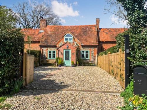Reading House | Burwood Cottage