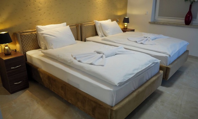 Berenbostel Apartment | Business & Trade Fair Apartment - Fitters - 2 rooms - Balcony - Kitchen - NO2