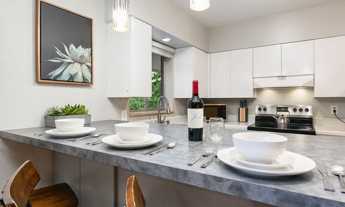 Old Town Condo | Butterscotch Suite Old Town Stay with Sunny Style