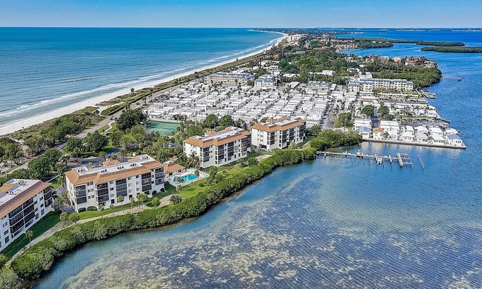 Longboat Key Condo | Buttonwood Bliss 2 Bedroom Condo by RedAwning