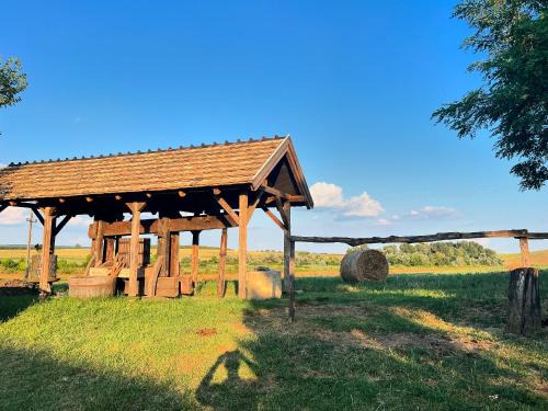 Etyek Bed & Breakfast | Buzál-Mórocza Pincészet és Szálláshely