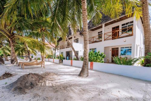 Bwejuu Apartment | Bwejuu Beach Duplex Bungalow