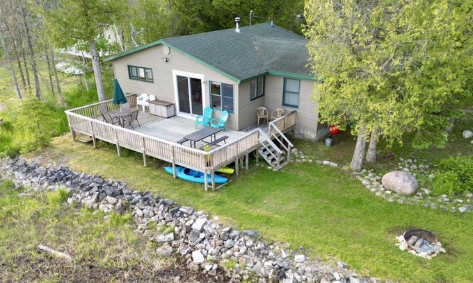 Drummond House | By the Bay on Drummond Island