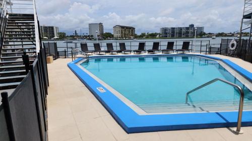 Bay Esplanade Apartment | By the Beach Rentals